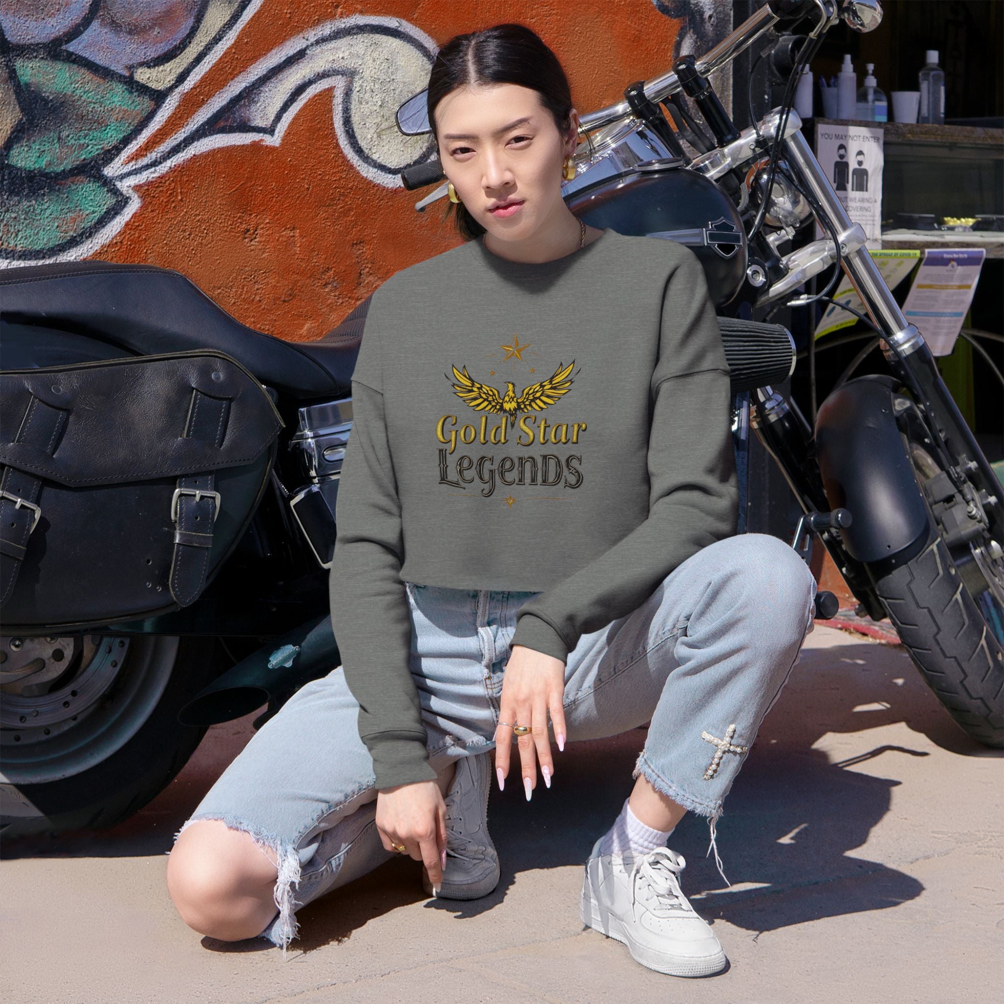 Women's Cropped Sweatshirt Gold Star Legends